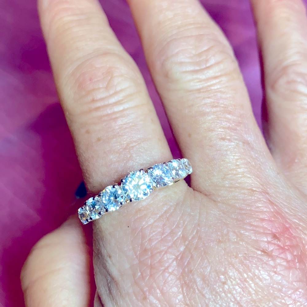 Bella Luce White Diamond Simulant Ring